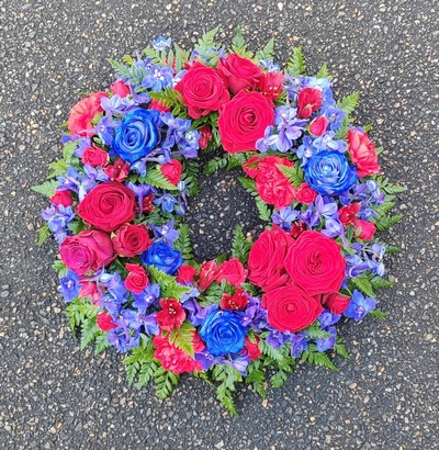 wreath, red, claret, blue, circle, irons, hammers, man, male, oasis, funeral, tribute, flowers, harold wood, romford, florist, delivery, havering