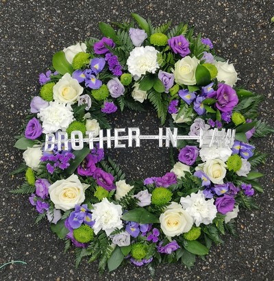 purple, white, green, wreath, funeral, tribute, flowers, oasis, posy, florist, harold wood, romford, havering, brentwood, dagenham, delivery
