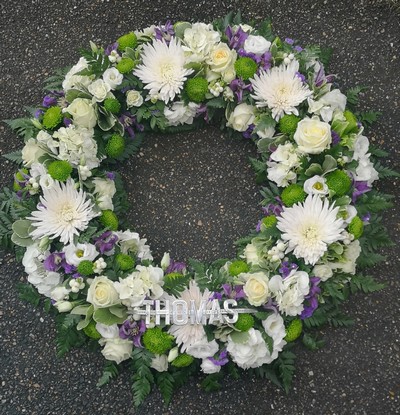 purple, white, green, wreath, funeral, tribute, flowers, oasis, posy, florist, harold wood, romford, havering, brentwood, dagenham, delivery