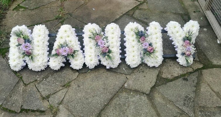 letters, name, nan, nanny, nani, nannie  funeral flowers, oasis, tribute, wreath, harold wood, romford, havering delivery