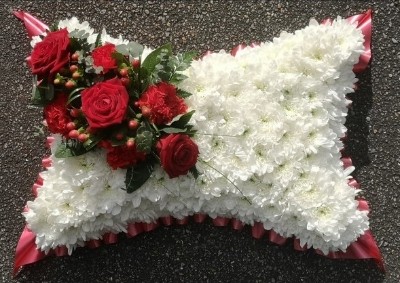 cushion, pillow, posy, posies, sleep tight, man, male, woman, female, funeral, tribute, wreath, flowers, florist, delivery, harold wood, romford, havering