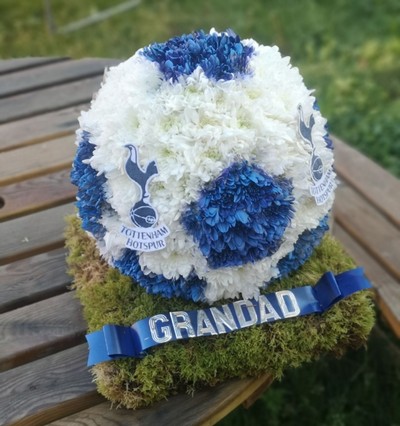 Football, ball, west ham, hammers, irons, whufc, arsenal, gunners, tottenham hotspur, spurs, funeral, flowers, tribute, romford, harold wood, havering, delivery