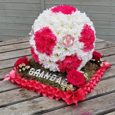 Football, ball, west ham, hammers, irons, whufc, arsenal, gunners, tottenham hotspur, spurs, funeral, flowers, tribute, romford, harold wood, havering, delivery