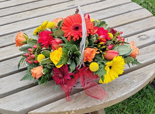 basket, arrangement, red, ,autumn, yellow, flowers, oasis, funeral, flowers, tribute, florist, harold wood, romford, havering, delivery