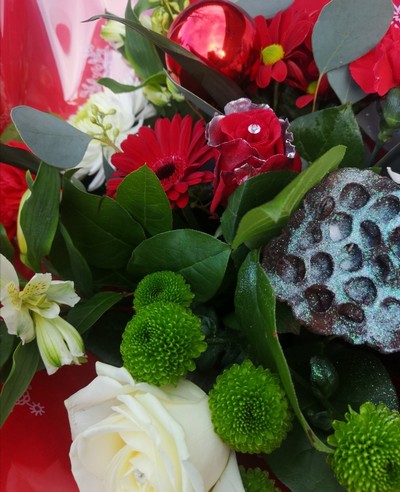 Christmas, flowers, florals, bouquet, arrangement, gift, luxury, florist, local, seasonal, harold wood, romford, havering