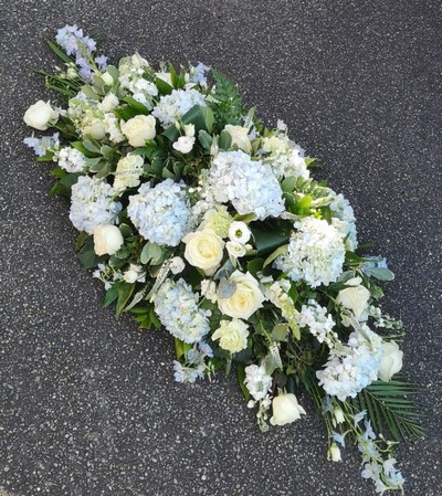 casket, coffin, spray, hydrangea, blue, white, male, female, funeral, tribute, flowers, oasis, harold wood, romford, havering, delivery