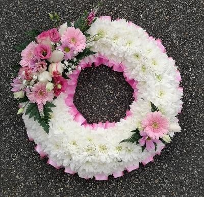 based, pink, white, funeral, circle, wreath,  tribute,  flower , design,  roses, gerberas harold wood romford florist havering,brenwood, dagenham delivery