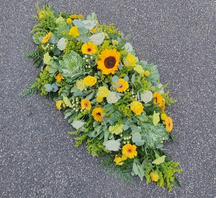 casket, coffin, spray, white, yellow, male, female, roses, funeral, tribute, flowers, oasis, harold wood, romford, havering, delivery