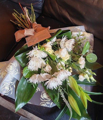 sheaf, sheaves, flat bouquet, funeral bouquet, white, funeral, tribute, oasis, posy, flowers, florist, harold wood, romford, havering, delivery