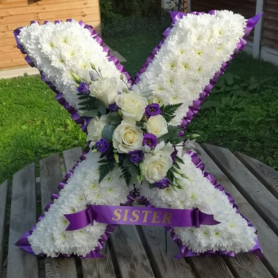 kiss,goodbye, x, goodnight, kisses, funeral, tribute, wreath, flowers, florist, delivery, harold wood, romford, delivery