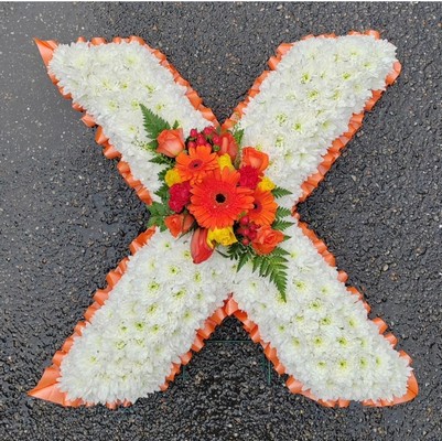 kiss,goodbye, x, goodnight, kisses, kiss, oasis, funeral, tribute, wreath, flowers, florist, delivery, harold wood, romford, delivery,  