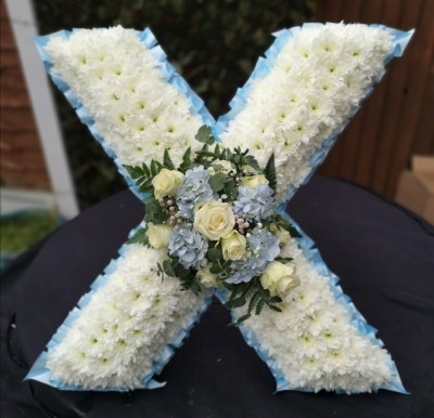 kiss,goodbye, x, goodnight, kisses, funeral, tribute, wreath, flowers, florist, delivery, harold wood, romford, delivery