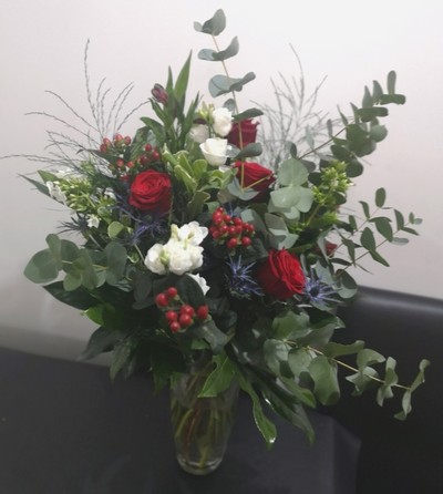 Christmas, flowers, bouquet, vase, arrangement, gift, luxury, harold wood, romford, havering