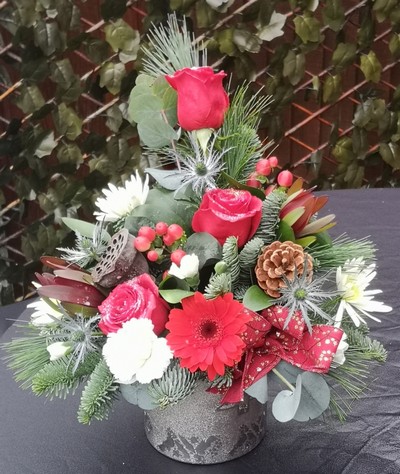 Christmas, flowers, florals, bouquet, arrangement, gift, luxury, florist, local, seasonal, harold wood, romford, havering