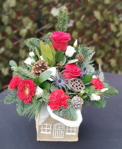 Christmas flowers basket arrangement gift 