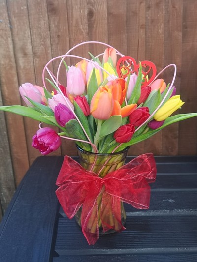 tulips, vase, mothers day, spring, flowers, florist, harold wood, romford, delivery