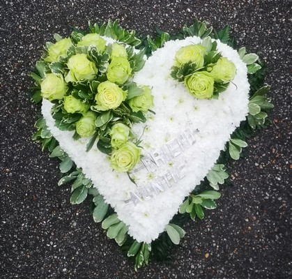 heart, green, roses, irish, sympathy, funeral, tribute, wreath, oasis, flowers, florist, delivery, harold wood, romford, havering