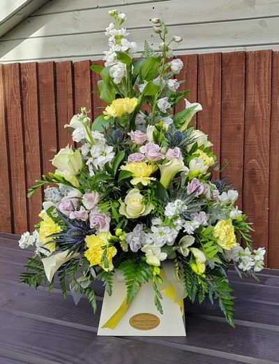bouquet, bunch, birthday flowers, handtie, flowers, gift, bunch, florist, birthday, anniversary, harold wood, romford, havering, brentwood, dagenham, delivery