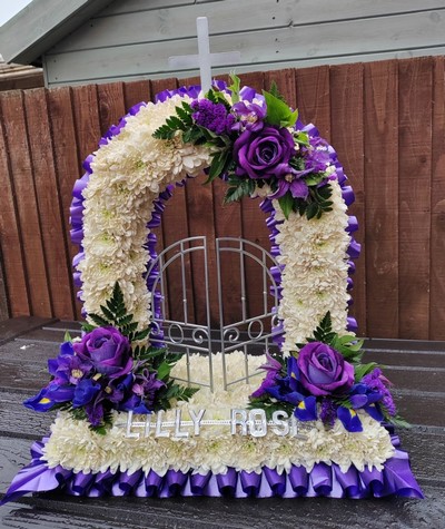  gates of heaven, funeral gates, heavens gate, st peters gates, pearly gates, funeral, flowers, wreath, oasis, tribute, bespoke, romford, harold wood, havering, brentwood, dagenham,delivery