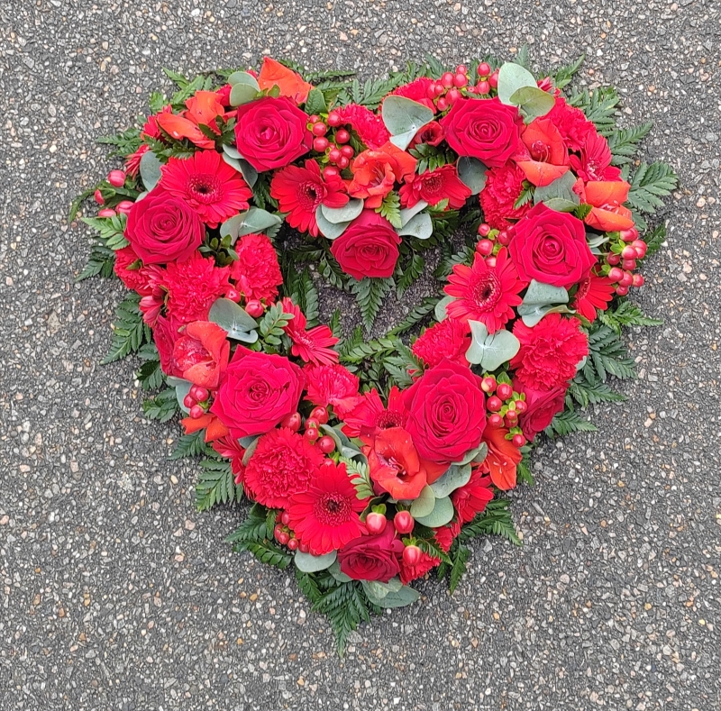 heart, love, roses, lover, true love, husband, wife, red, male, female, funeral, tribute, wreath, flowers, florist, delivery, harold wood, romford, havering
