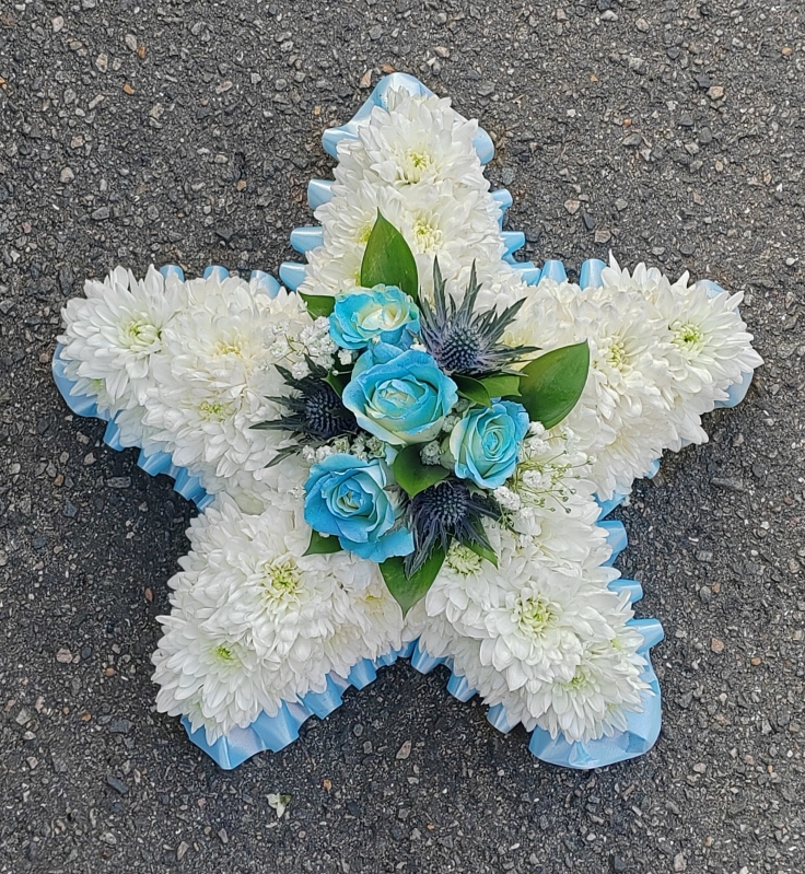 child, children, baby, babies, still born,star, born sleeping, posy,  funeral, tribute, wreath, flowers, florist, delivery, harold wood, romford