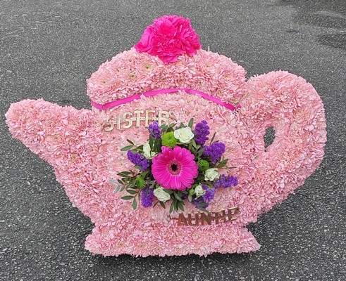 teapot, tea, coffee pot, teabag, funeral, flowers, tribute, wreath, oasis, florist, harold wood, romford, havering, delivery