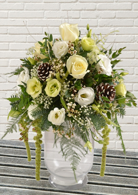 Christmas, flowers, florals, bouquet, decoration, arrangement, gift, luxury, florist, local, seasonal, oasis, harold wood, romford, havering, delivery