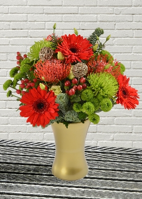Christmas, flowers, florals, bouquet, decoration, arrangement, gift, luxury, florist, local, seasonal, oasis, harold wood, romford, havering, delivery