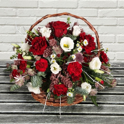 Christmas, flowers, florals, bouquet, decoration, arrangement, gift, luxury, florist, local, seasonal, oasis, harold wood, romford, havering, delivery
