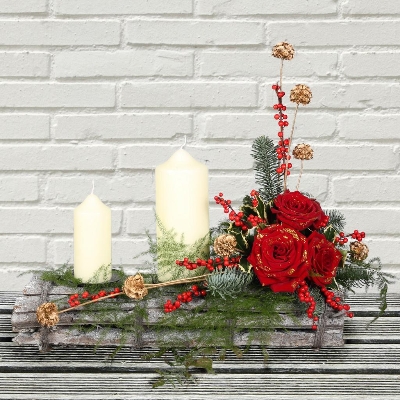 Christmas, flowers, florals, bouquet, decoration, arrangement, gift, luxury, florist, local, seasonal, oasis, harold wood, romford, havering, delivery