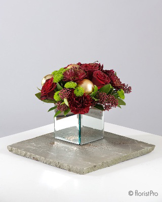 Christmas, flowers, florals, bouquet, arrangement, gift, luxury, florist, local, seasonal, harold wood, romford, havering