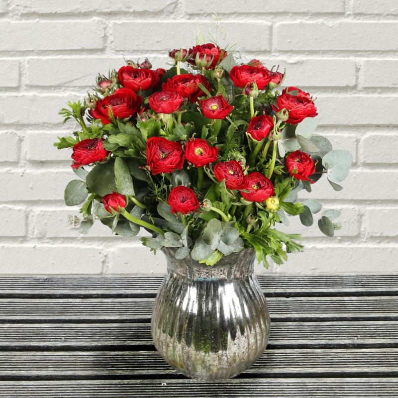 Christmas, flowers, florals, bouquet, decoration, arrangement, gift, luxury, florist, local, seasonal, oasis, harold wood, romford, havering, delivery