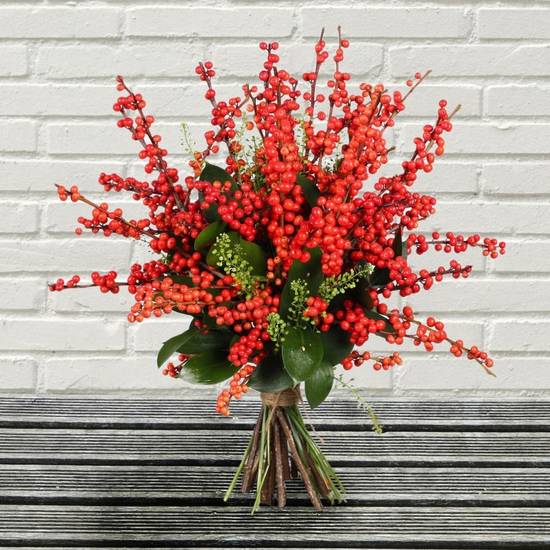 Christmas, flowers, florals, bouquet, decoration, arrangement, gift, luxury, florist, local, seasonal, oasis, harold wood, romford, havering, delivery