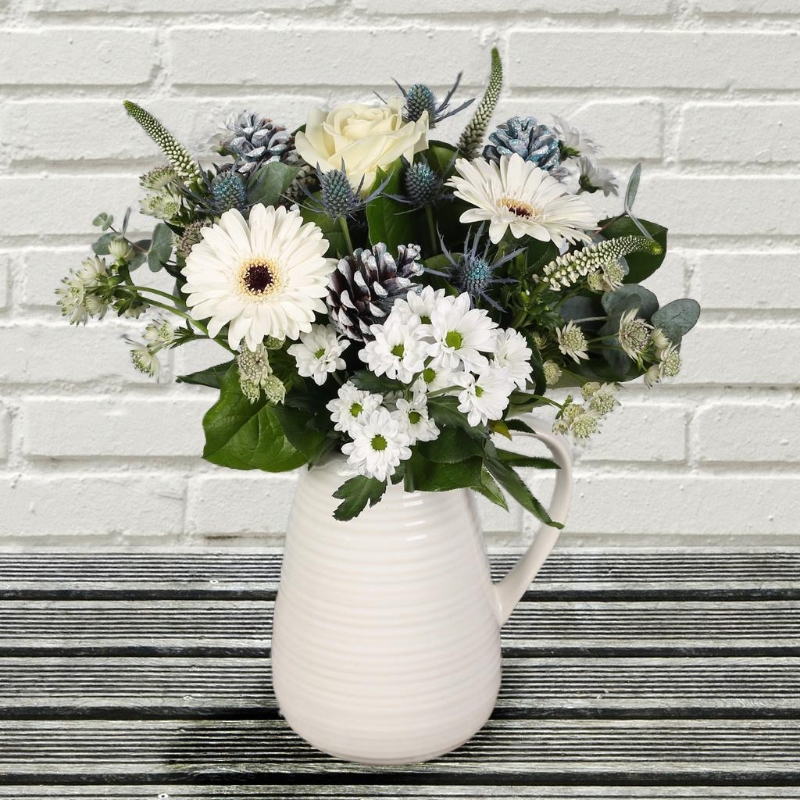 Christmas, flowers, florals, bouquet, decoration, arrangement, gift, luxury, florist, local, seasonal, oasis, harold wood, romford, havering, delivery