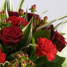 red roses vase valentines gift bouquet love February 14th luxury flowers florist romford harold wood