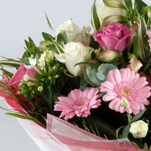 pink and red bouquet gerberas roses carnations alstromeria flowers florist harold wood romford same day delivery