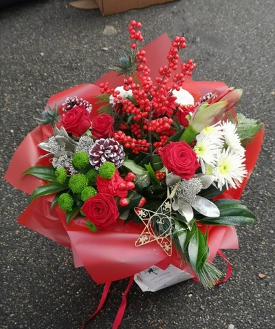 Christmas, flowers, florals, bouquet, arrangement, gift, luxury, florist, local, seasonal, harold wood, romford, havering