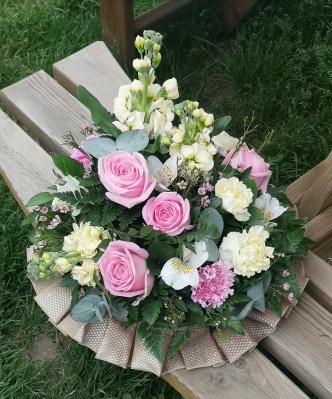 posy, posies, counrty garden, rustic, funeral, tribute, wreath, flowers, florist, delivery, harold wood, romford, havering