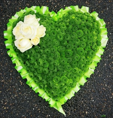 heart, green, roses, irish, sympathy, funeral, tribute, wreath, oasis, flowers, florist, delivery, harold wood, romford, havering