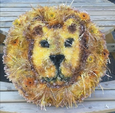 lion, lioness, roar, funeral, flowers, tribute, wreath, oasis, harold wood, romford, havering, delivery