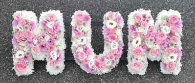 letters, name, mum, mummy, pinks, yellows, whites, mother,  funeral flowers, oasis, tribute, wreath,delivery, harold wood, romford, havering