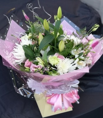 Christmas, flowers, florals, bouquet, arrangement, gift, luxury, florist, local, seasonal, harold wood, romford, havering