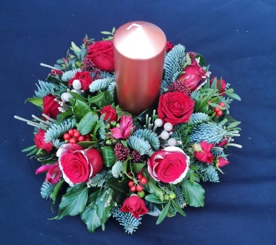 Christmas, flowers, candles, table centrepiece, florals, bouquet, arrangement, gift, luxury, florist, local, seasonal, harold wood, romford, havering