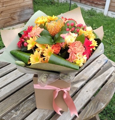 bouquet, handtie, flowers, autumn, aqua, water bubble,  gift, bunch, florist, birthday, anniversary, harold wood, romford, havering, delivery