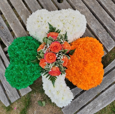 Irish, Ireland, Eire, Luck of the Irish, funeral flowers, tribute, shamrock, tricolour, clover, lucky four leaf, bespoke, wreath, oasis, Harold Wood, Romford, Havering, Delivery 