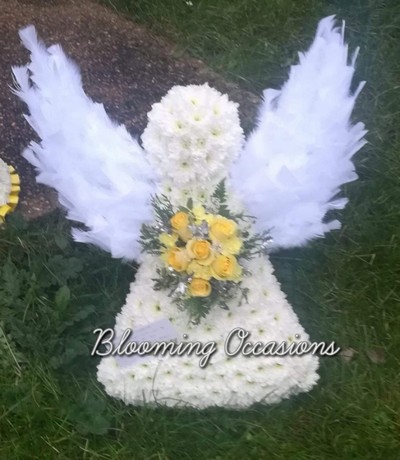 child, children, baby, babies, still born, born sleeping, posy, angel, wings,  funeral, tribute, wreath, flowers, florist, delivery, harold wood, romford