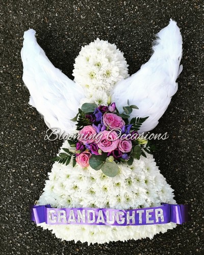 child, children, baby, babies, still born, born sleeping, posy, angel, wings,  funeral, tribute, wreath, flowers, florist, delivery, harold wood, romford