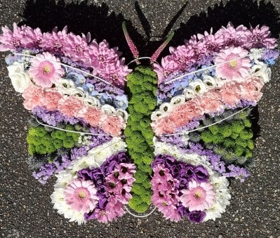 child, children, baby, babies, still born, born sleeping, posy, funeral, tribute, wreath, flowers, florist, delivery, harold wood, romford