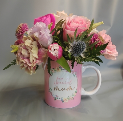 Mothers day, mum, cup, teacup, coffee,flowers, florals, bouquet, arrangement, gift, luxury, florist, local, seasonal, harold wood, romford, havering