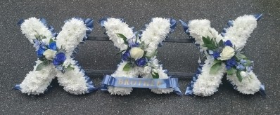 kiss,goodbye, x, goodnight, kisses, funeral, tribute, wreath, flowers, florist, havering, harold wood, romford, brentwood, dagenham, delivery